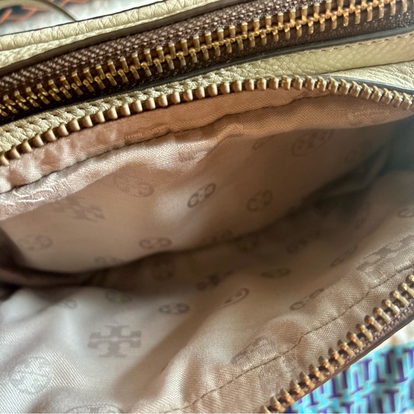 Tory Burch Robinson Double-Zip crossbody - Picture 6 of 7
